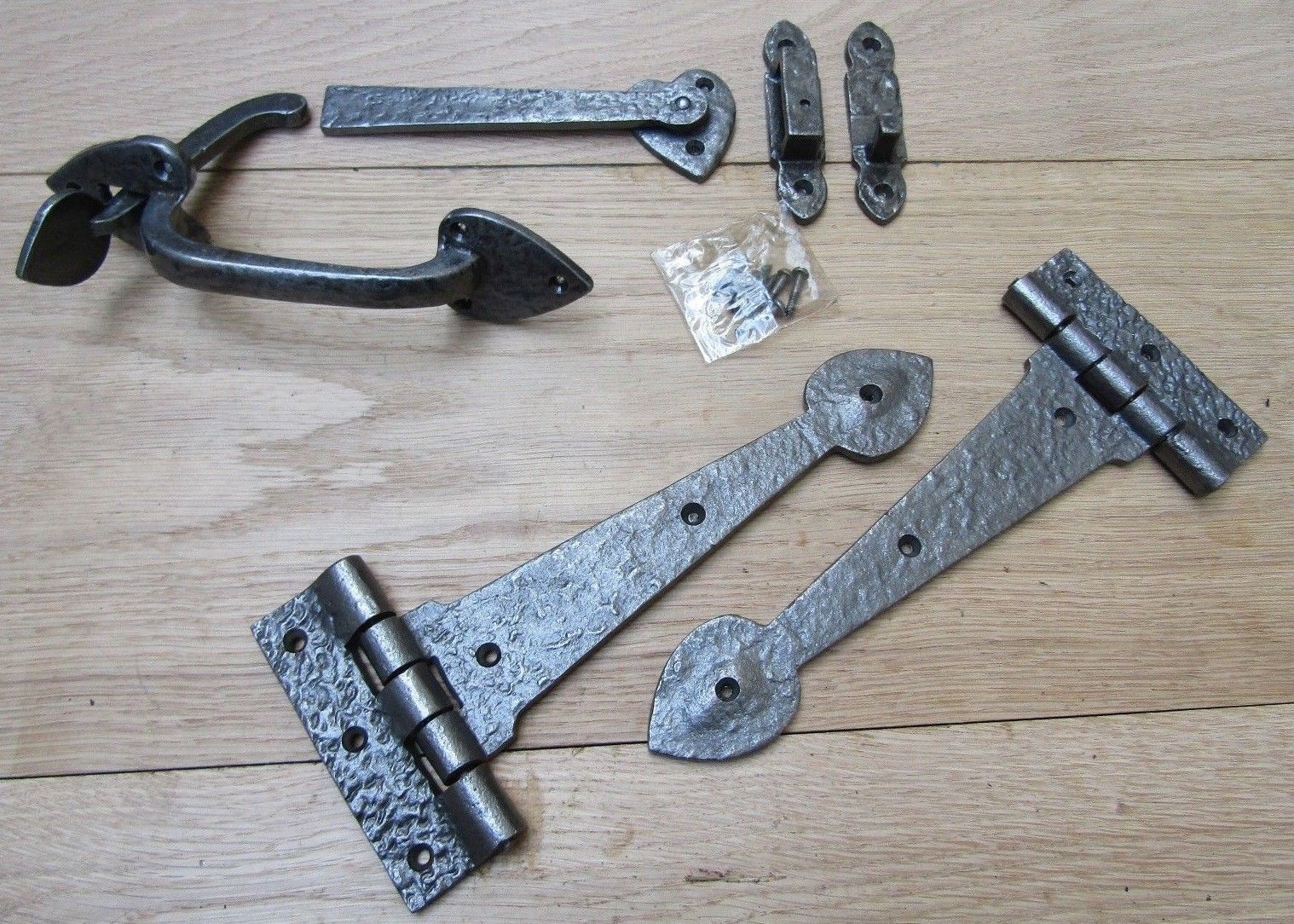 Set of 12inch Spear head Cast Iron Hinges + 7inch Thumb Latch Antique Iron.