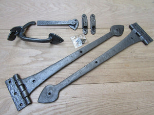 Set of 18inch Spear head Cast Iron Hinges + 7inch Thumb Latch Antique Iron.