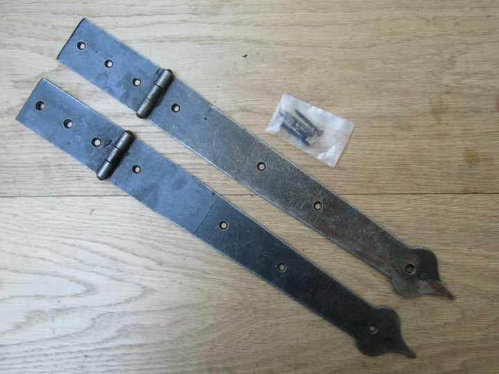 Pair of 16inch Spear Head Strap Hinges.