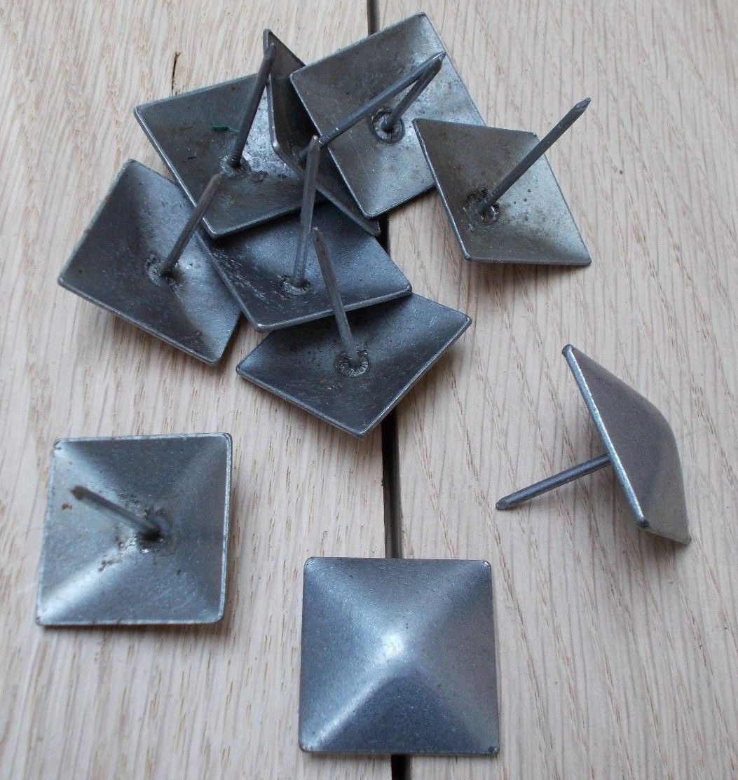 Pack of 10 door studs 30mm Square Antique Iron.