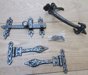 Set of 6inch Leaf hinge + 9inch Thumb latch Antique Iron.