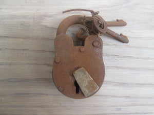 Cast Iron Padlock Rust 90mm.