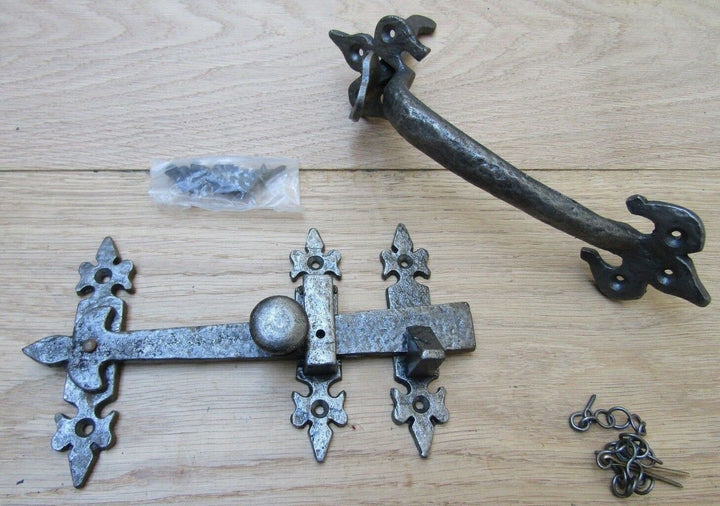 Suffolk Latch 9inch Fleur De Lys Antique Iron.