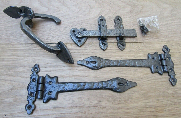 Set of 9inch Leaf hinge + 7inch Thumb Latch Antique Iron.