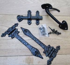 Set of 9inch Leaf Hinges + 7inch Thumb Latch Black Antique.
