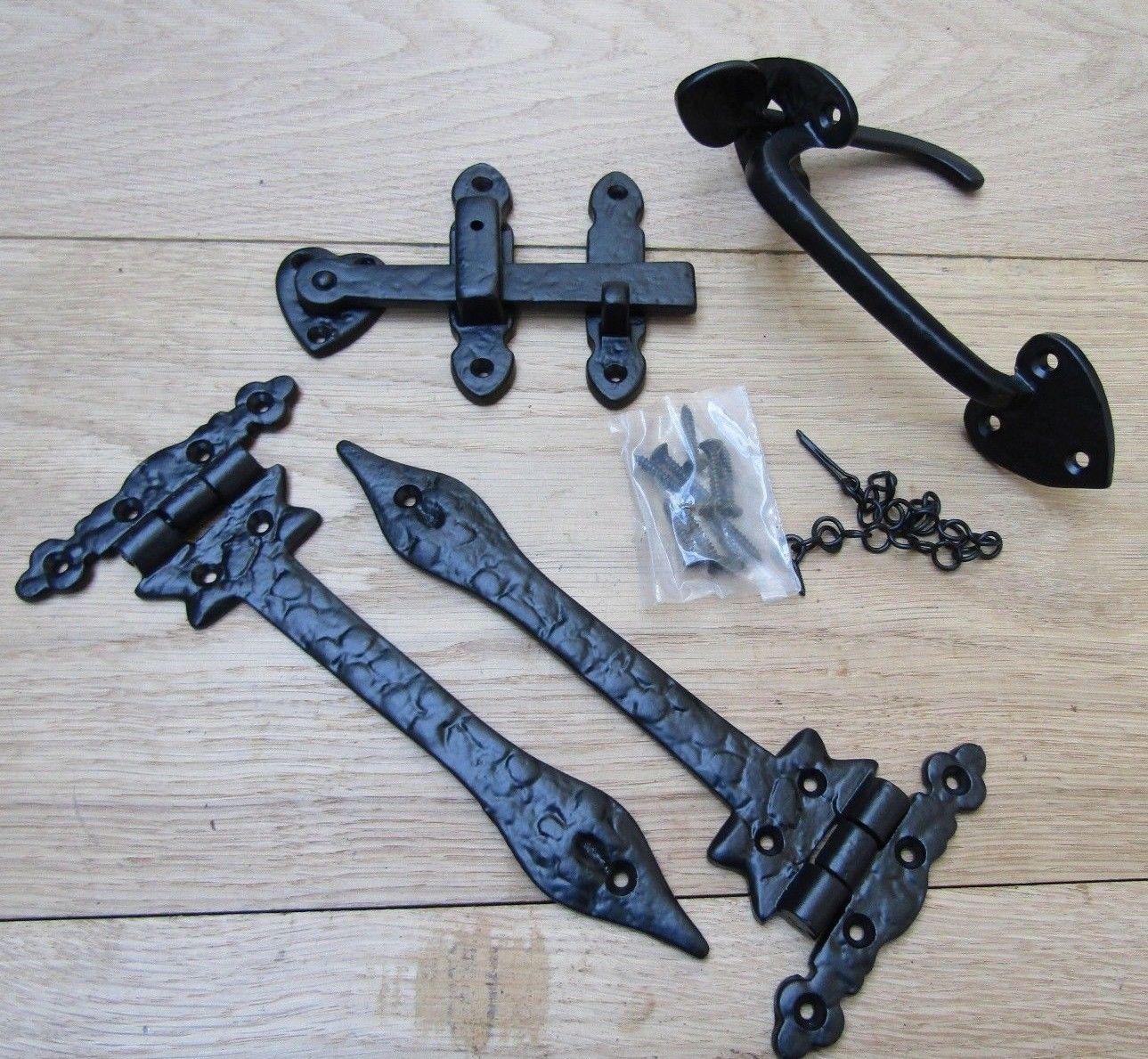 Set of 9inch Leaf Hinges + 7inch Thumb Latch Black Antique.