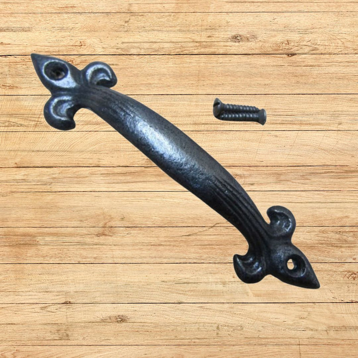 Grooved Fleur De Lys Cabinet Pull Handle 5"