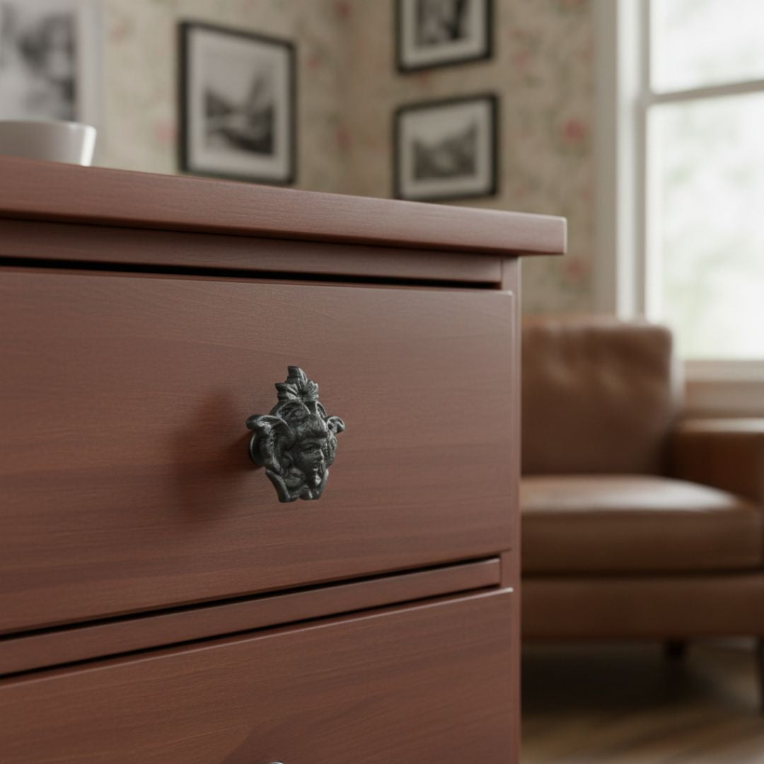 Queen Head Cabinet Knob 40mm
