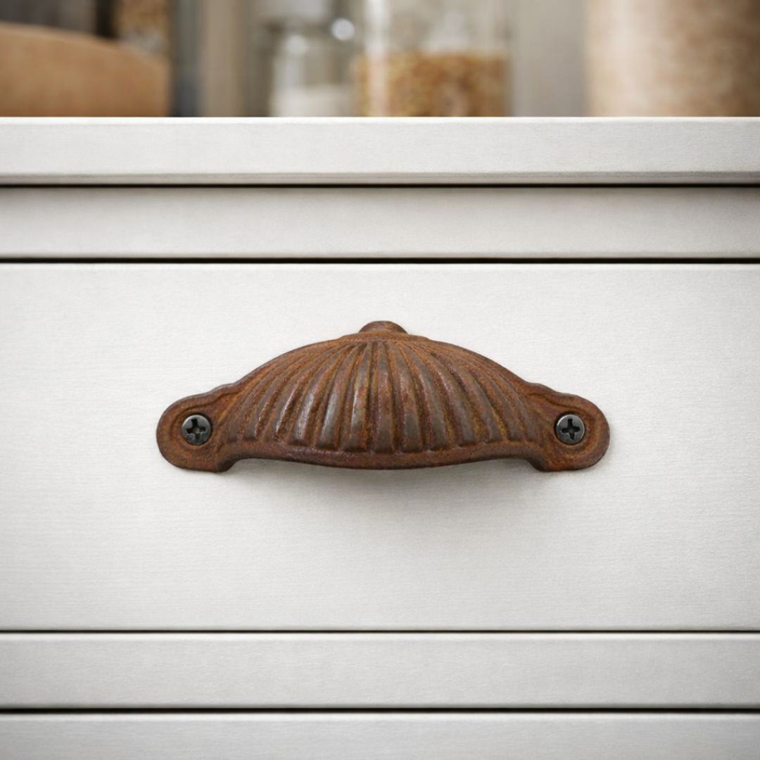 Ridged Cup Pull Handle Rust

