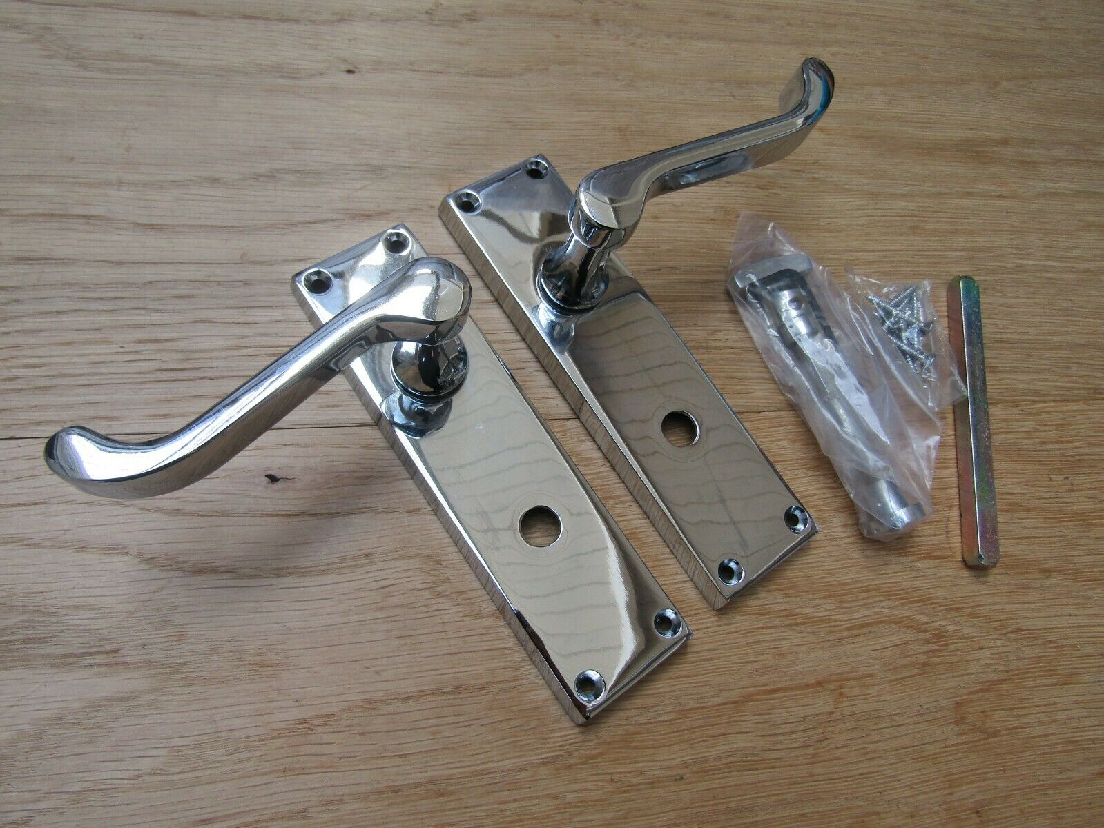 Bathroom Lever Door Handle Scroll Polished Chrome.