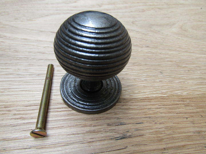 40mm Cast Iron Reeded Cupboard Knob Antique Iron.