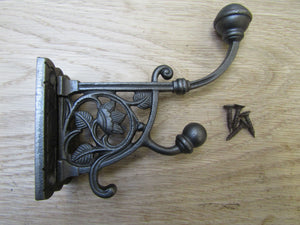 Pack Of 3 Beehive Floral Coat Hooks.