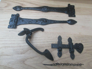 Set of 14inch Arrow hinge & 7inch Thumb latch Black Antique.