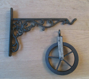 Bracket and Pulley set.