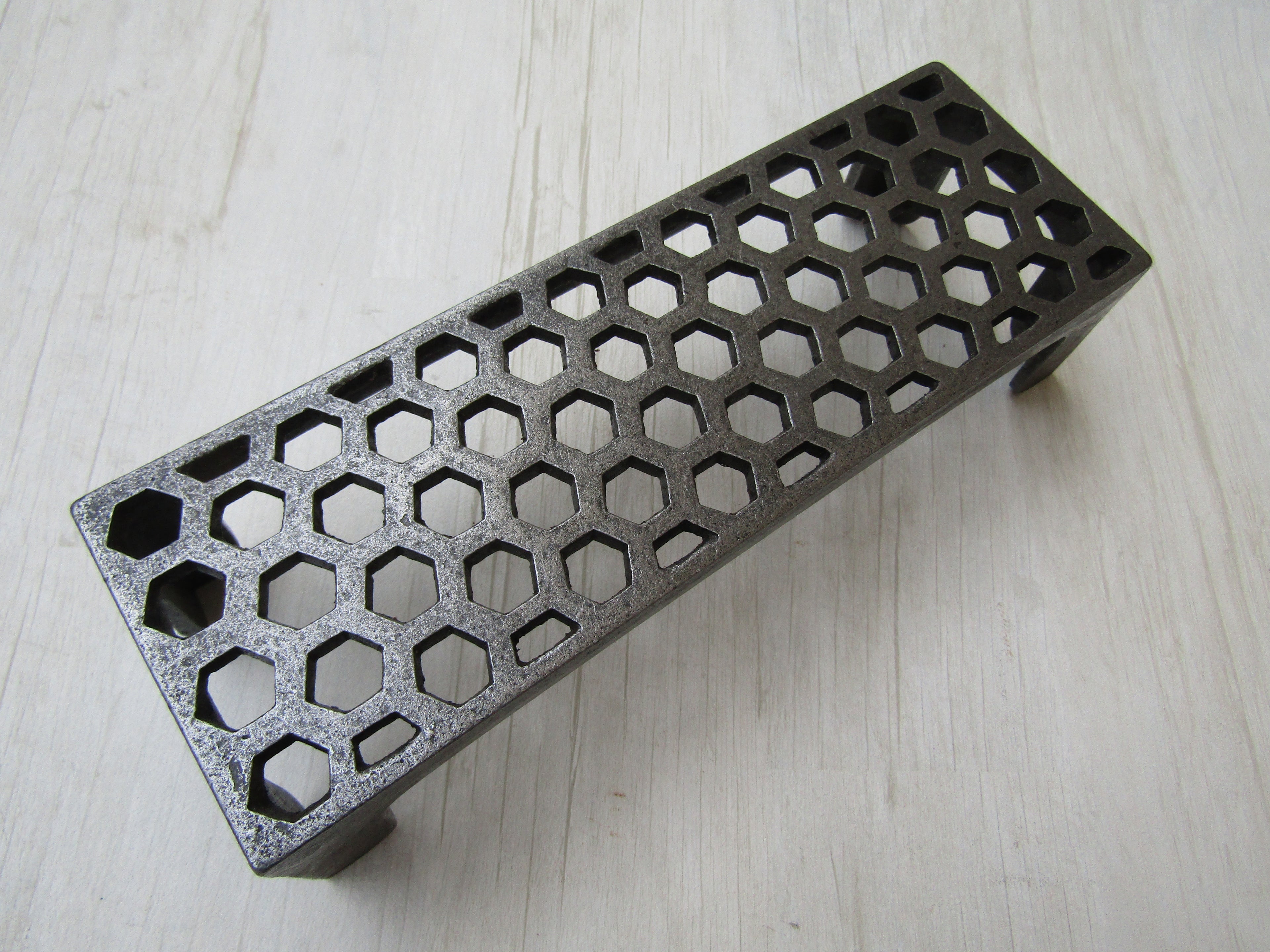 9inch x 3inch Honeycomb Air Brick Antique Iron.