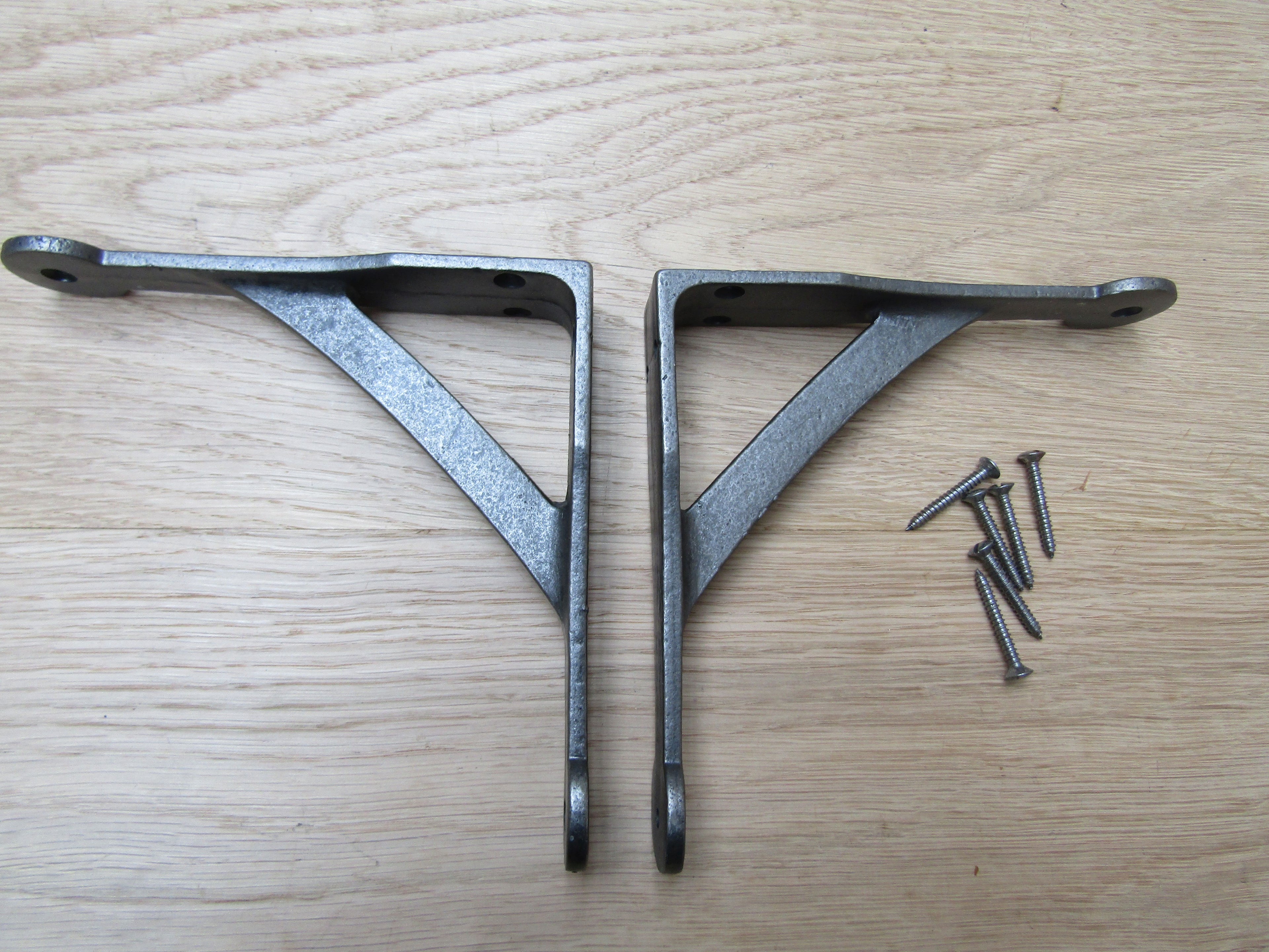 Pair Of Cast Iron Penny End Shelf Brackets 6inch.