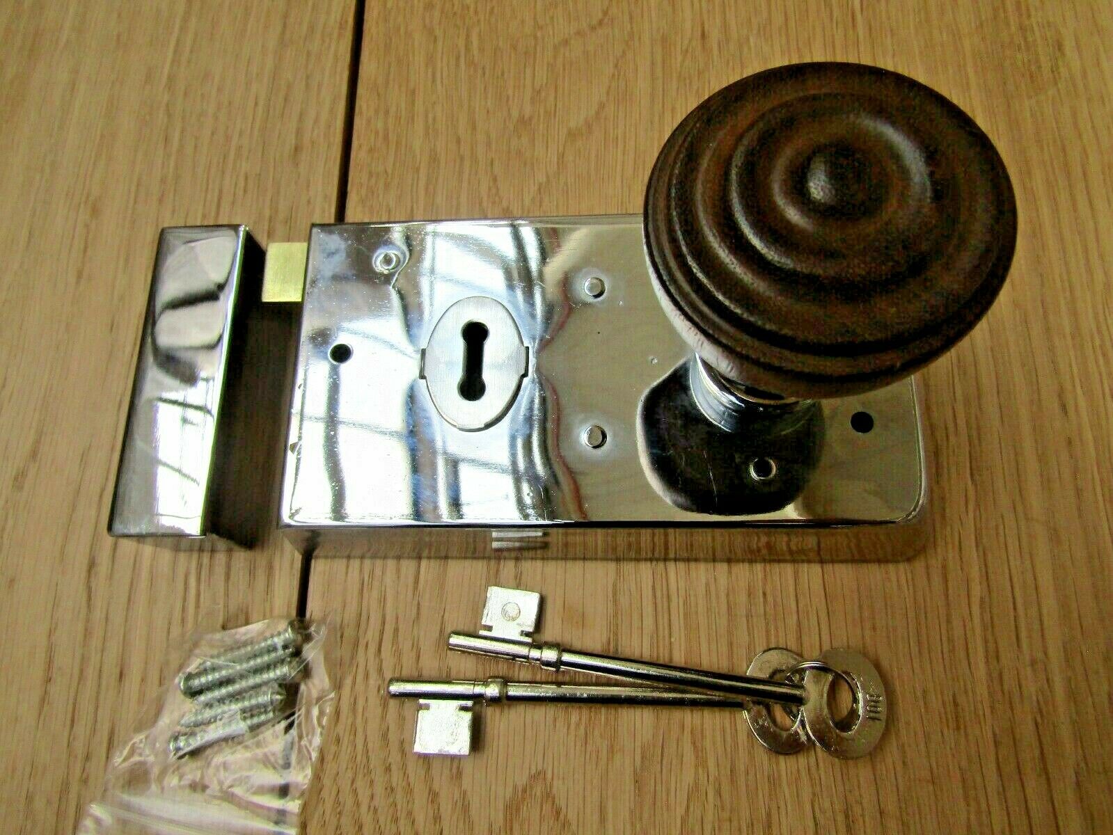 5.5inch Rim Lock Polished Chrome & Bun Rimmed Teak + Chrome Set.