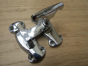 Cupboard tee catch Polished Chrome.