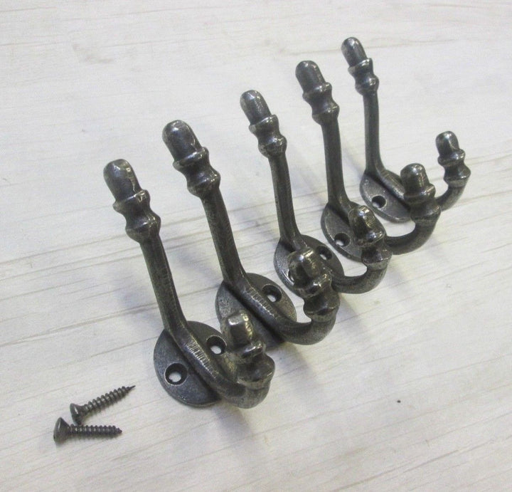 Pack Of 5 Small Child's Acorn Hooks.