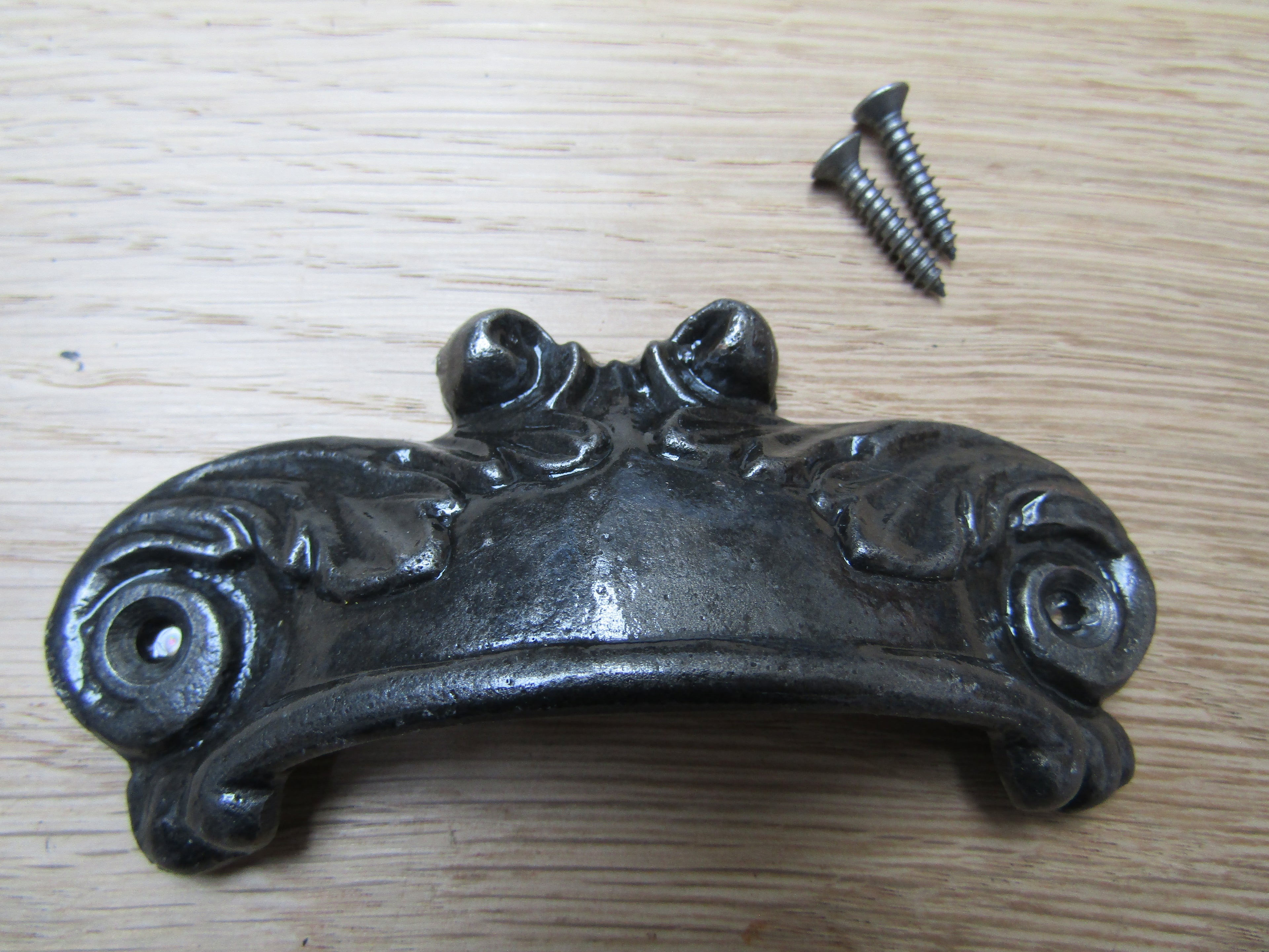 Feathered Cup Pull Handle Antique Iron.