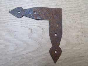 Flat Arrow Head L Plate Rust.