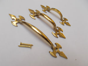 Fleur De Lys Cabinet Pull Handle Polished Brass 4inch.