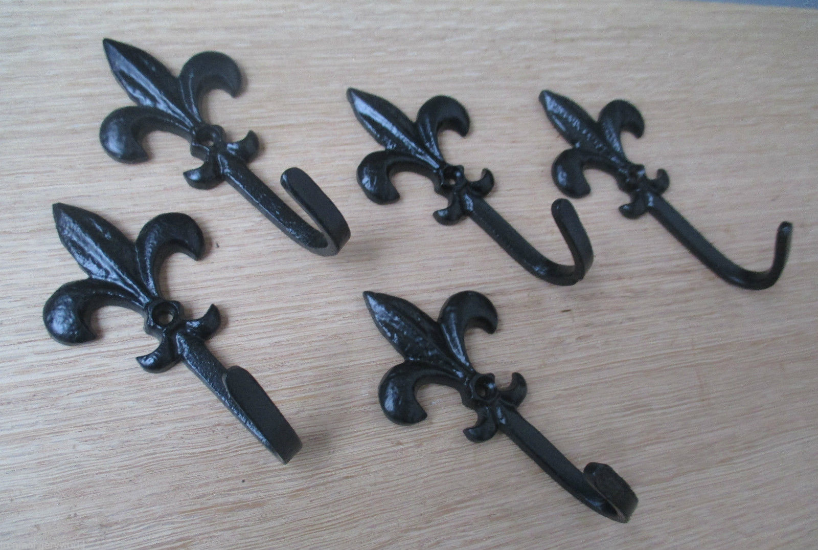 Pack Of 5 Fleur De Lys Coat Hooks.