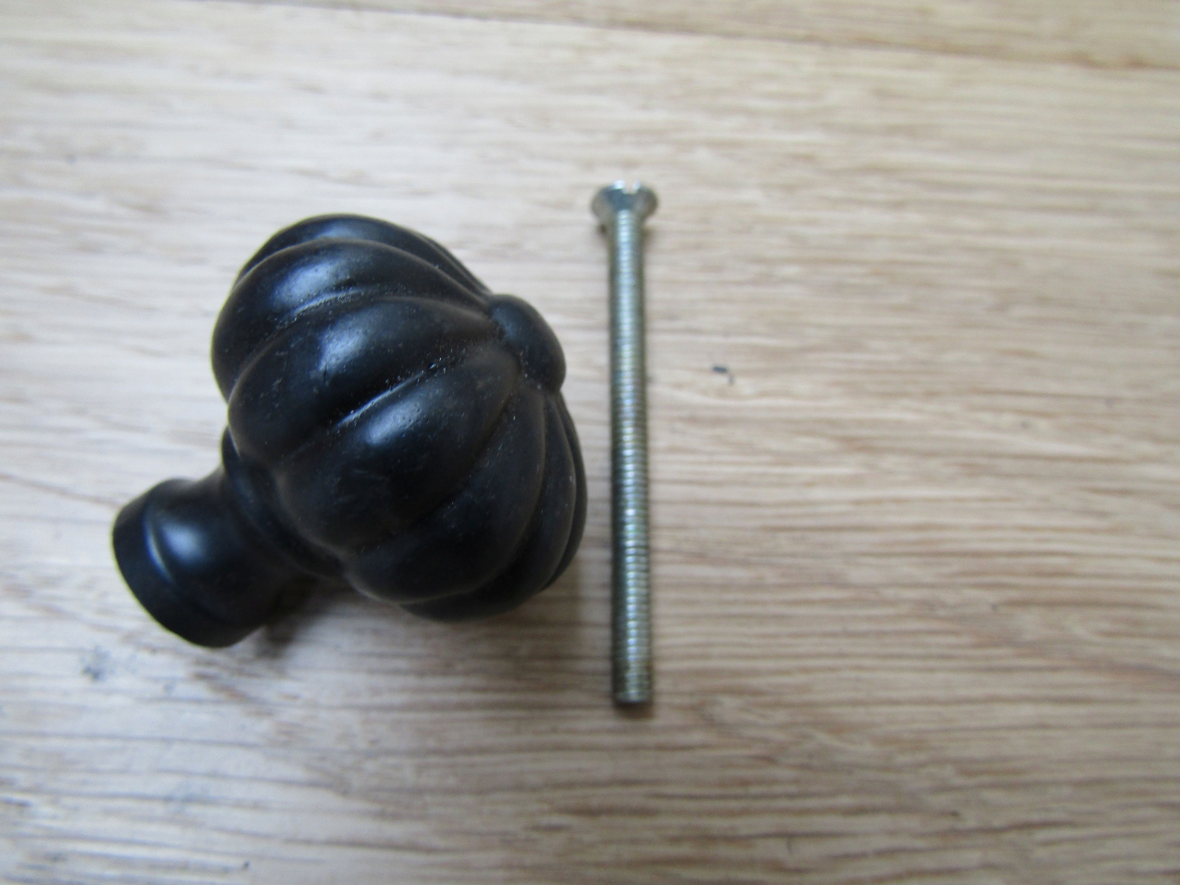 Pumpkin Fluted Cabinet Knob Black Antique 32mm.