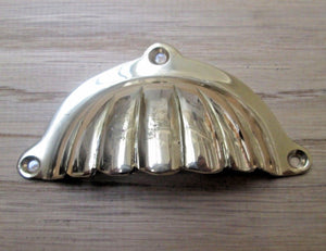 Fluted With Lugs Cup Pull Handle Polished Brass.