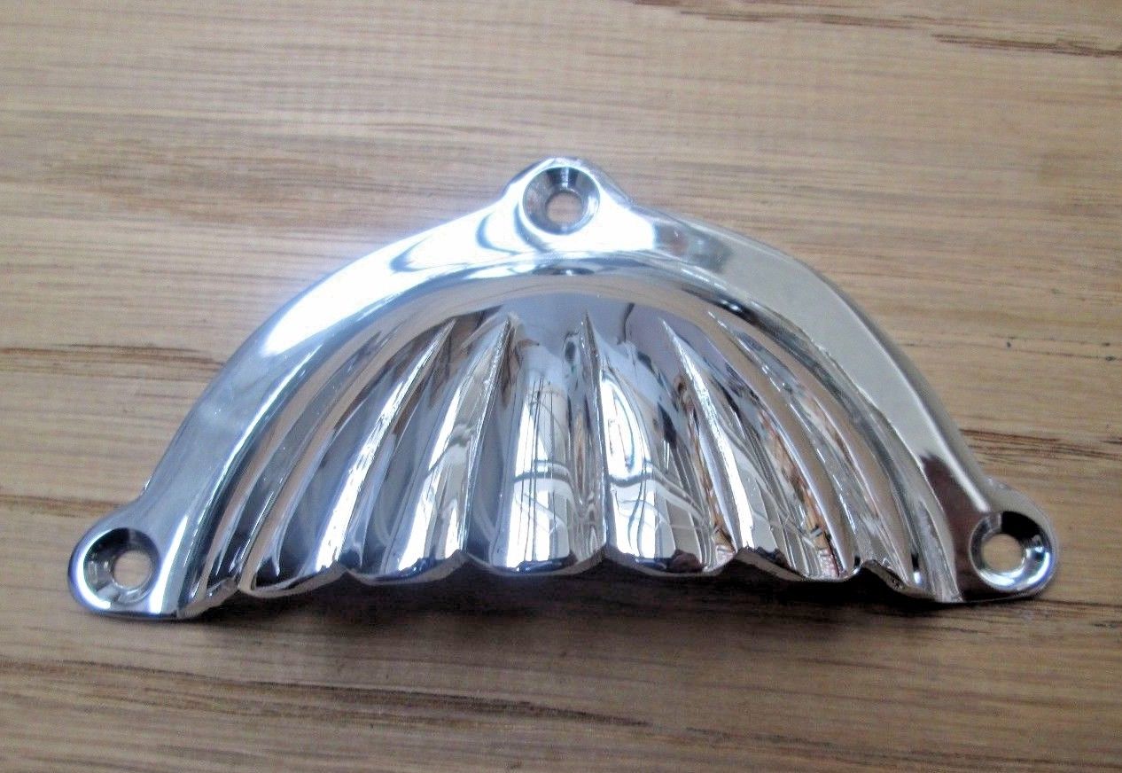 Fluted With Lugs Cup Pull Handle Polished Chrome.