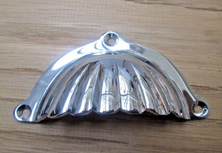 Fluted With Lugs Cup Pull Handle Polished Chrome.