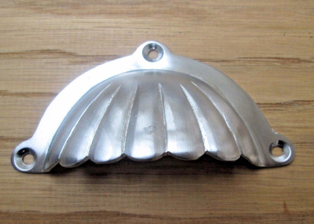 Fluted With Lugs Cup Pull Handle Satin Chrome.