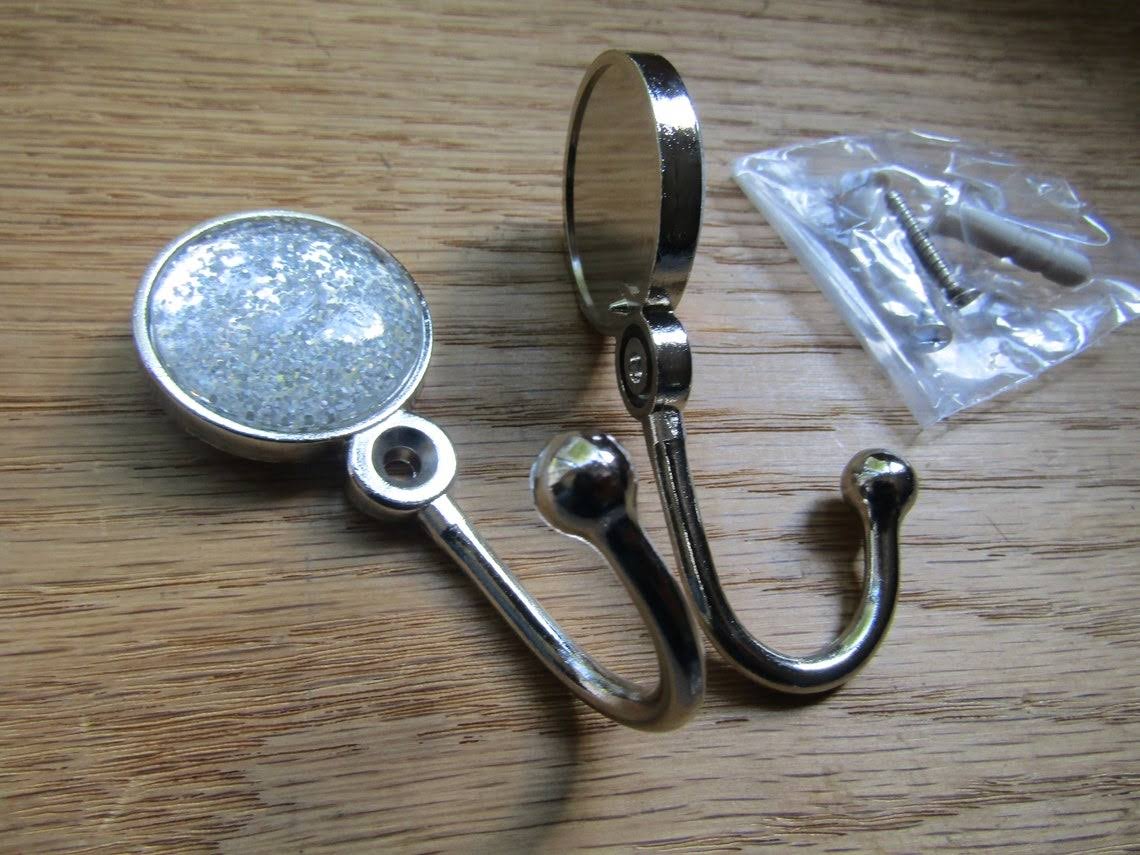 Glitter Globe Curtain Valance.