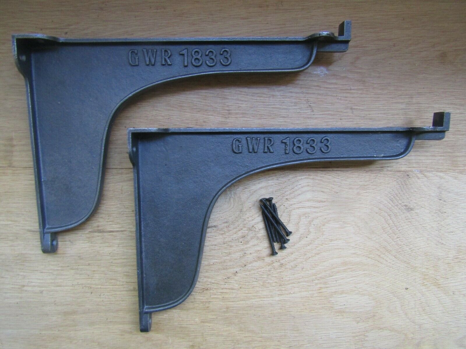 Pair Of 12inch GWR 1883 Lipped Shelf Brackets Antique Iron.
