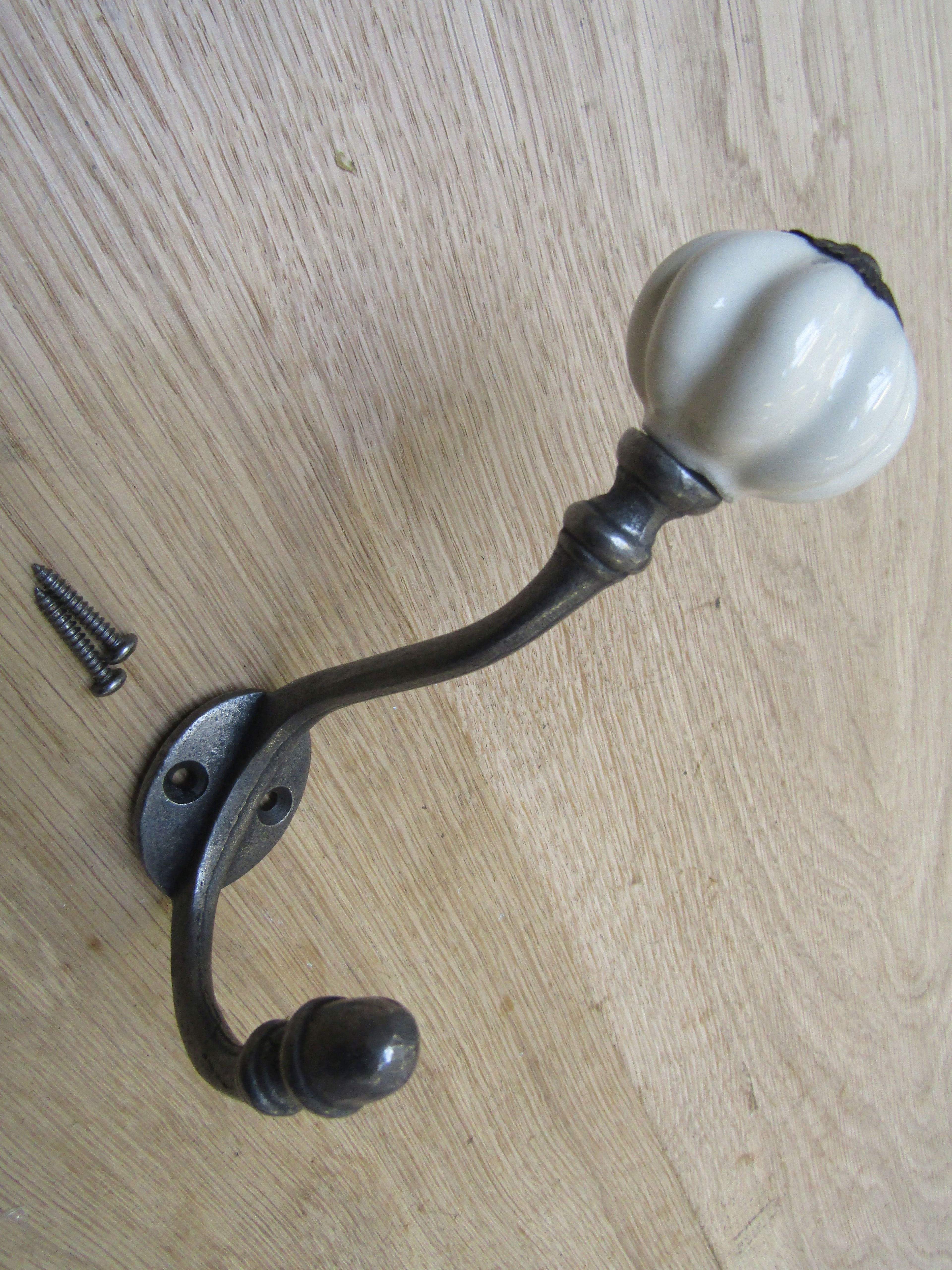 Pack Of 5 Pumpkin Ceramic Coat Hooks Large Cream.