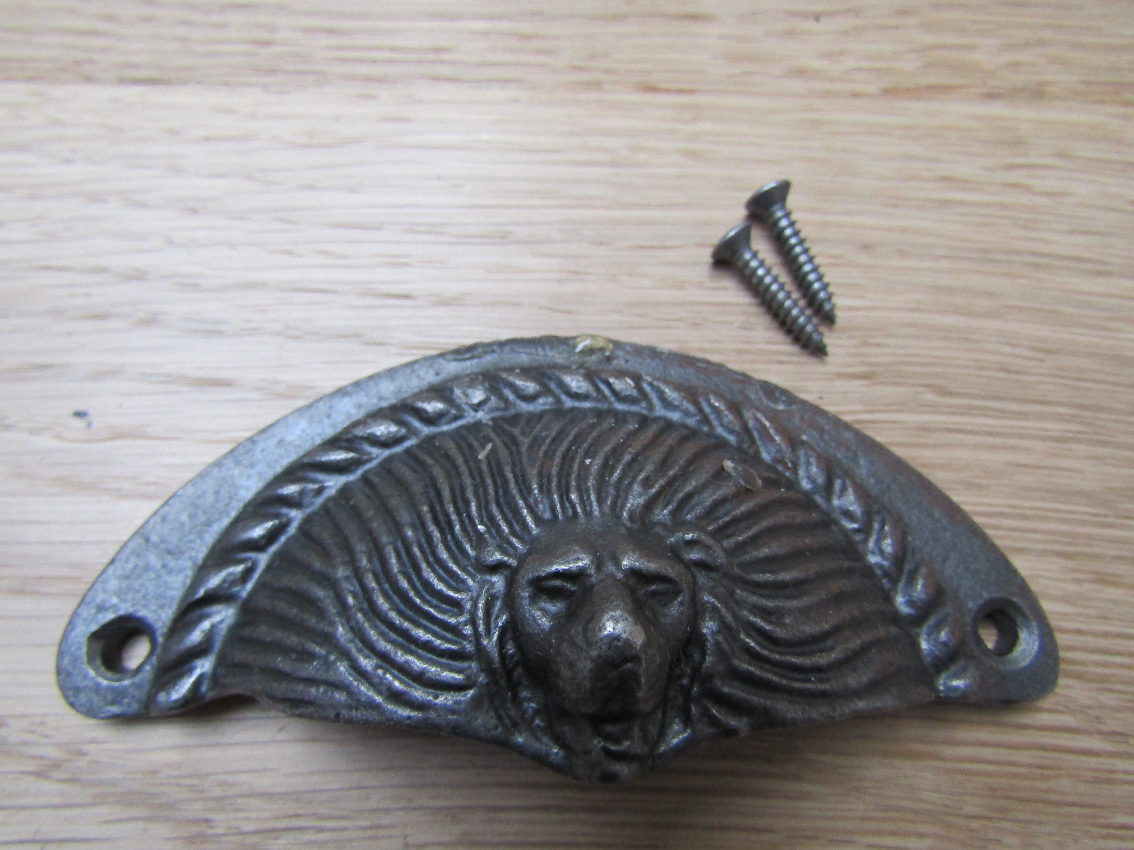 Lion Head Cup Pull Antique Iron.