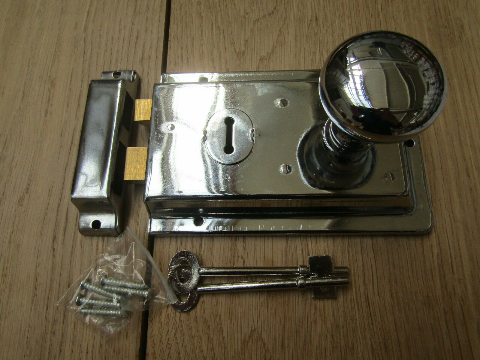 6inch Rim Lock Chrome & Victorian Rim Polished Chrome Set.