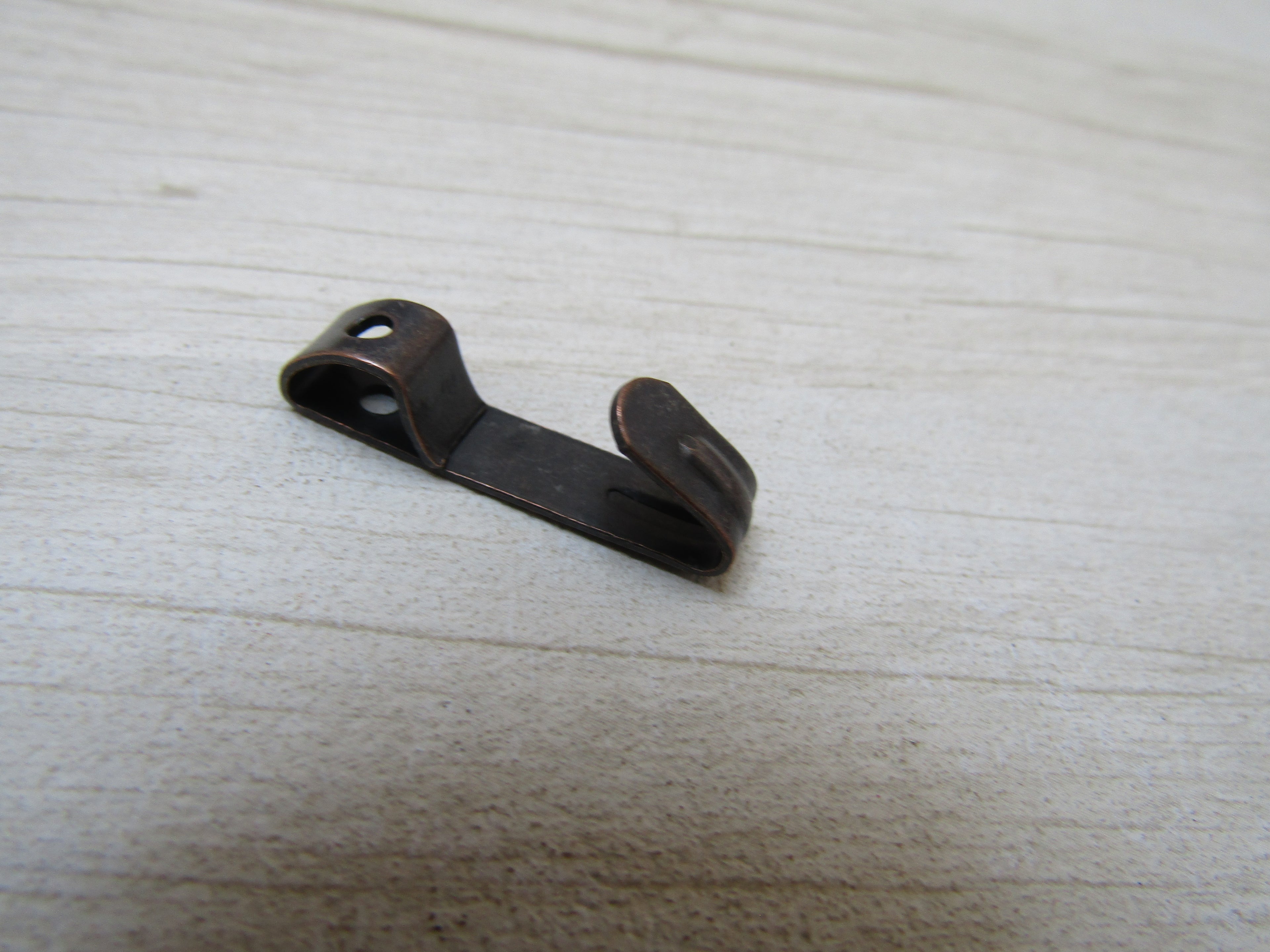 Pack of 10 Medium Picture Hooks antique copper.