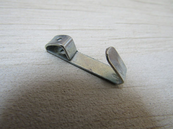 Pack of 10 Medium Picture Hooks Silver.