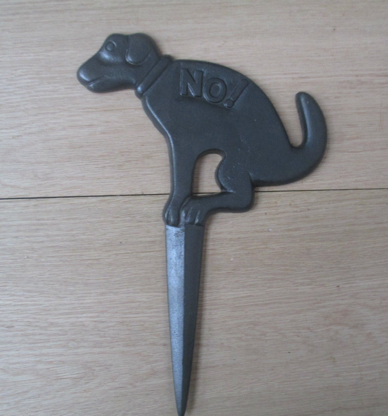Cast Iron No Fouling Dog Sign.