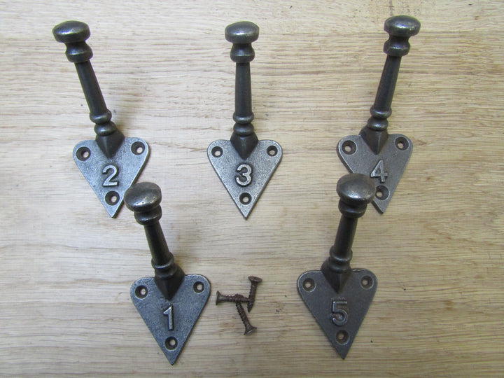 Pack Of 5 Arts & Crafts 1 to 5 Numbered Coat Hooks.