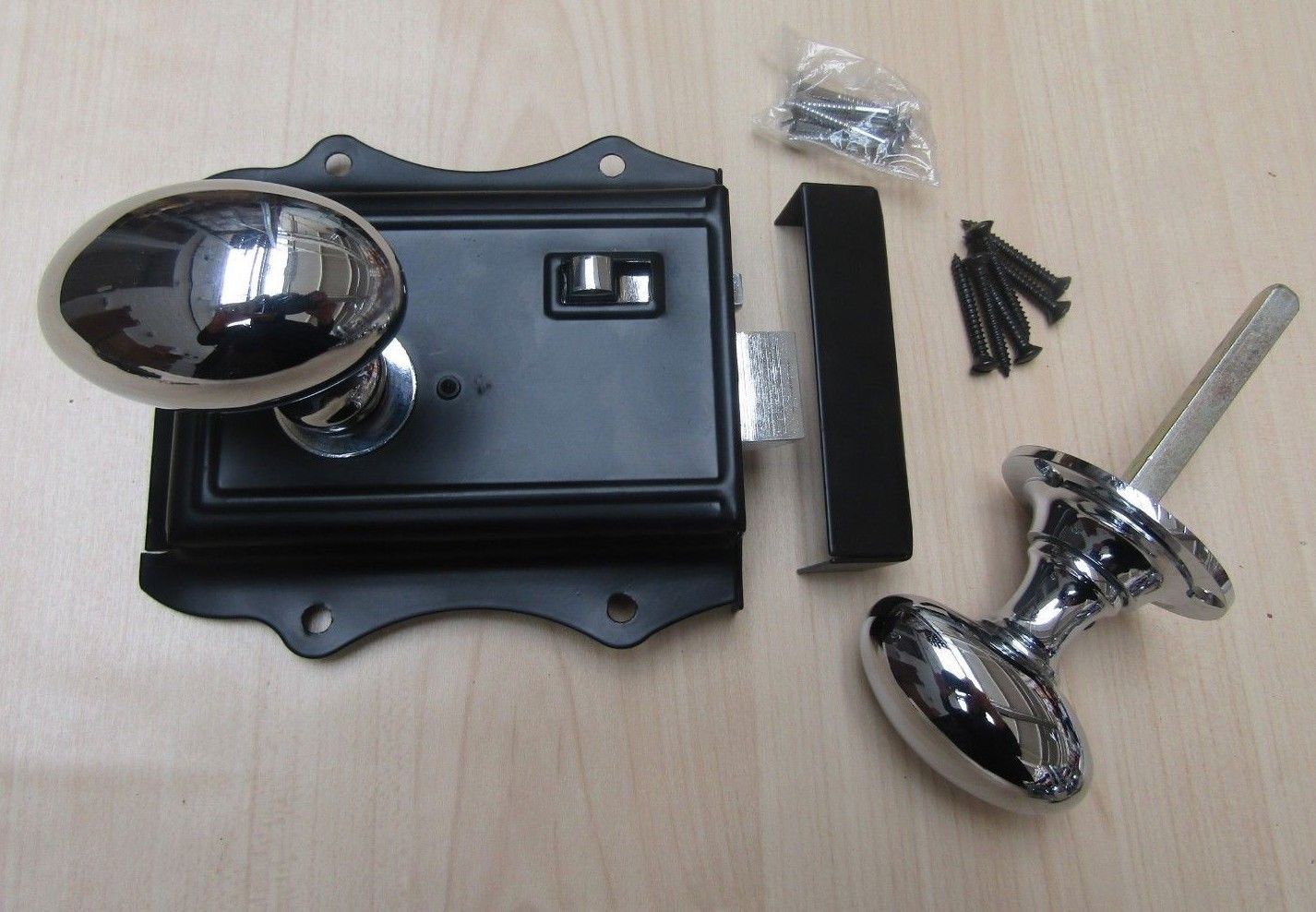 Olde Latch Black & Oval Rim Polished Chrome Set.