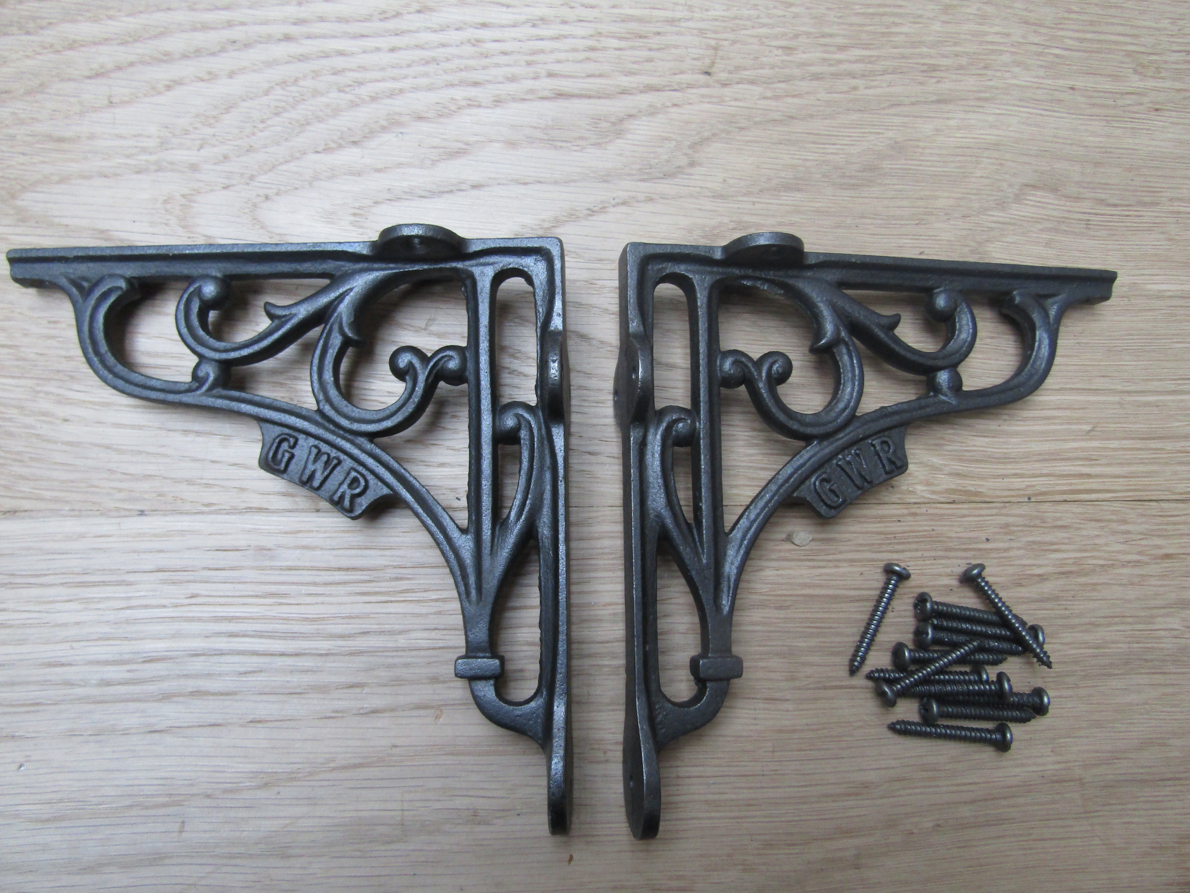 Pair Of 8inch GWR Shelf Brackets Antique Iron.