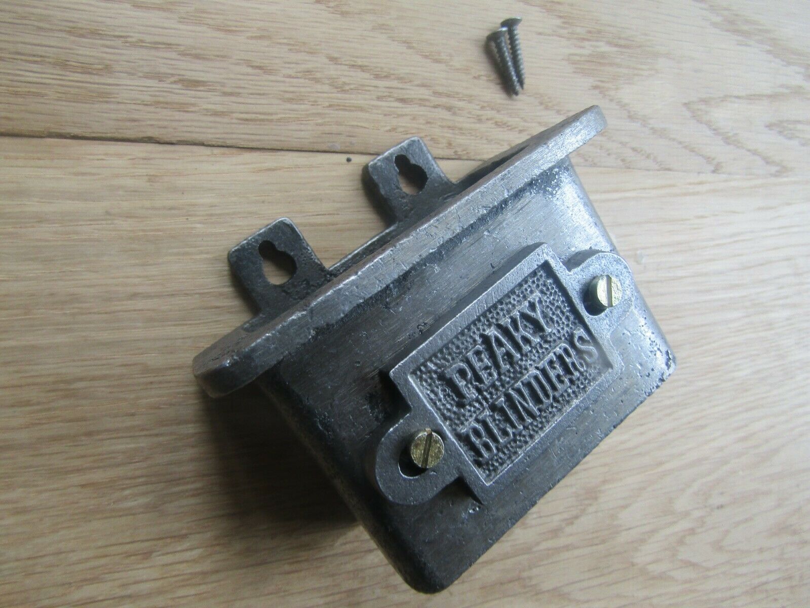 Cast Iron Peaky Blinder Cap Catcher.