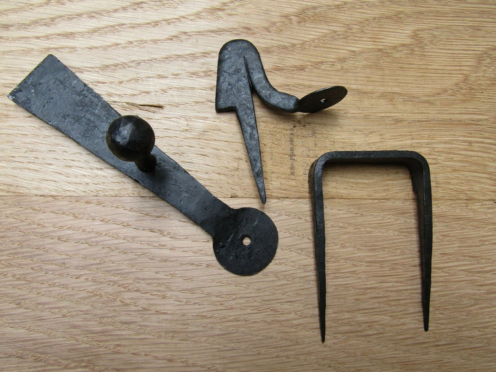 Hand-forged Penny End Door Latch Small Black.
