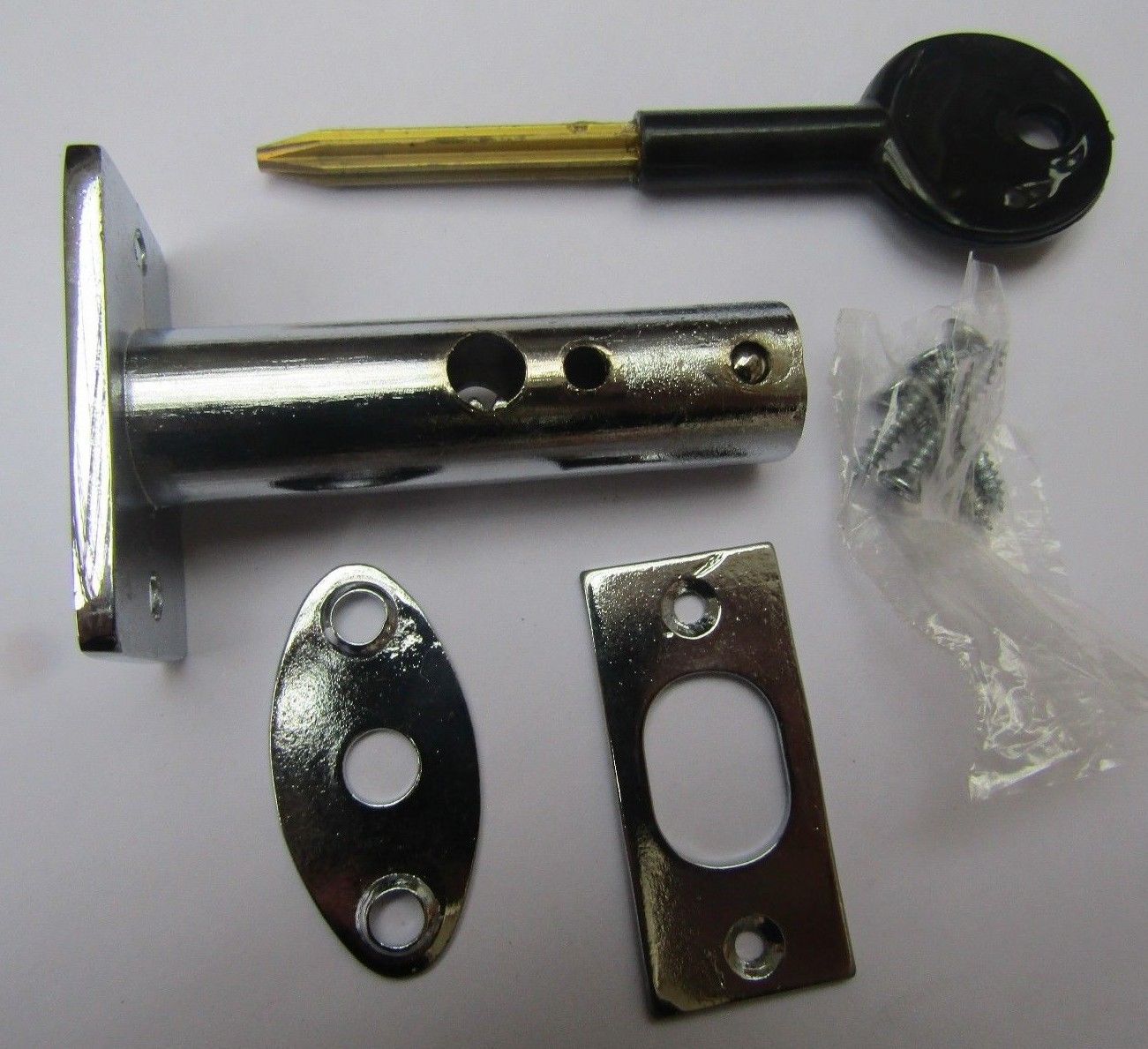 Polished Chrome door Rackbolt + Key.