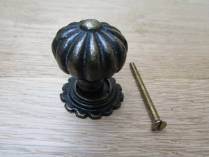 Pumpkin with Base Cupboard Knob Antique Brass 32mm.