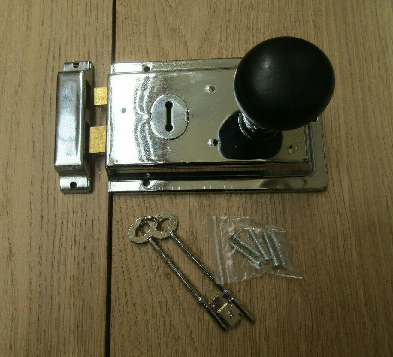 6inch Rim Lock Chrome & Plain Bun Ebony Black + Chrome Set.