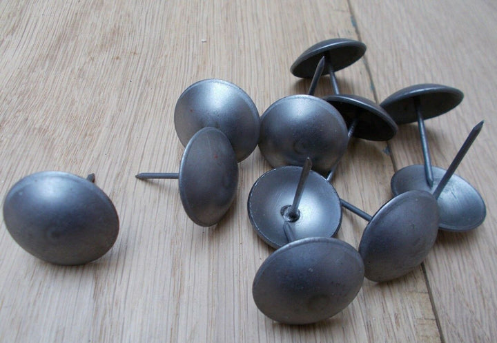 Pack of 10 door studs 30mm Round Antique Iron.