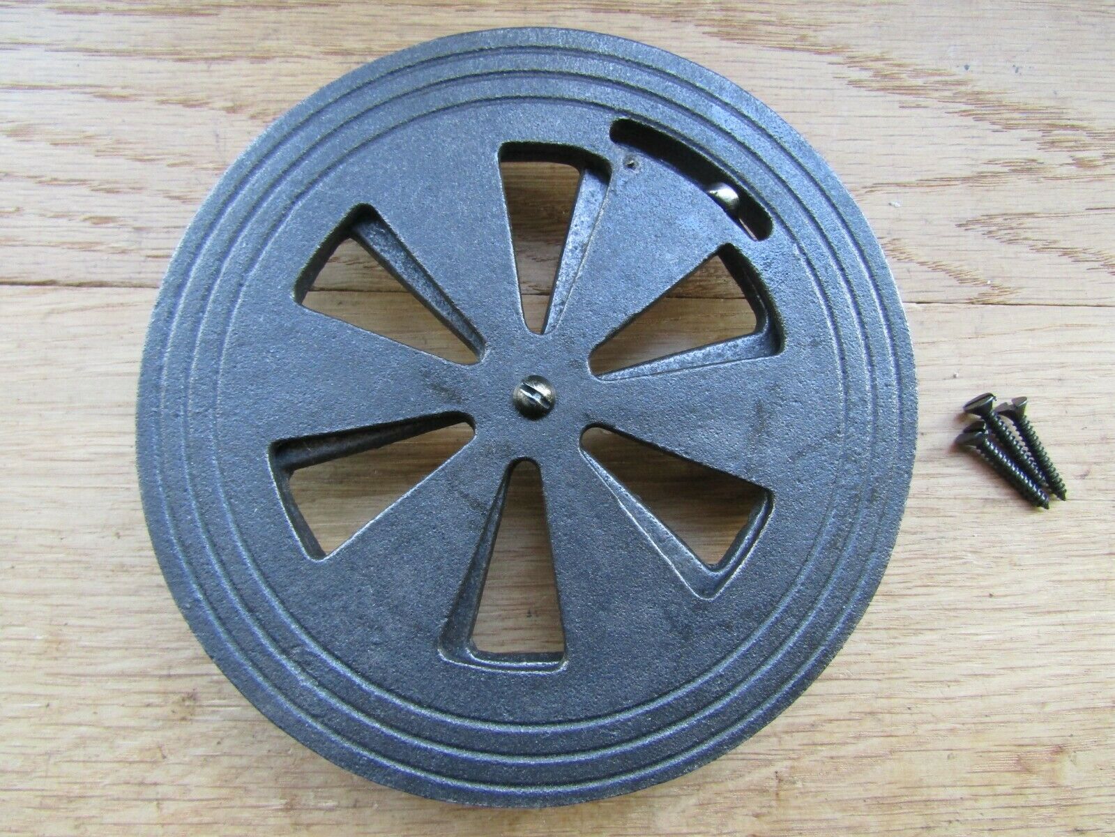 Round Circle Hit & Miss Sliding Vent Antique Iron.